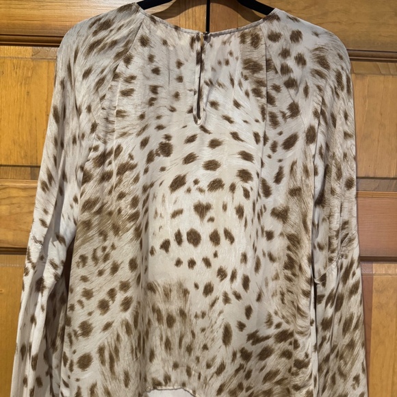 L’AGENCE Dylan Bell-Sleeve Silk Top Cheetah Print (Small) - Picture 9 of 10